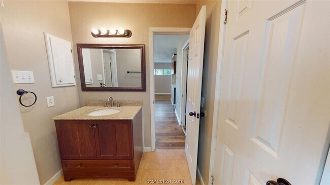 Building Photo - 3004 Longleaf Dr