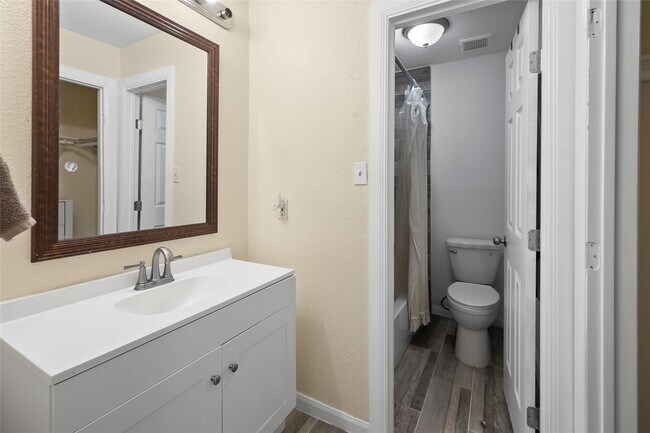 Building Photo - 11007 White Oak Bend Dr