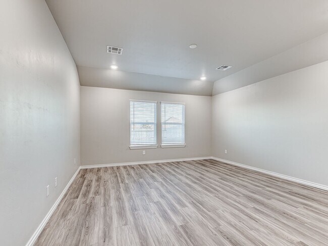 Building Photo - Beautiful brand new home + Deer Creek Schools + 4 bedrooms