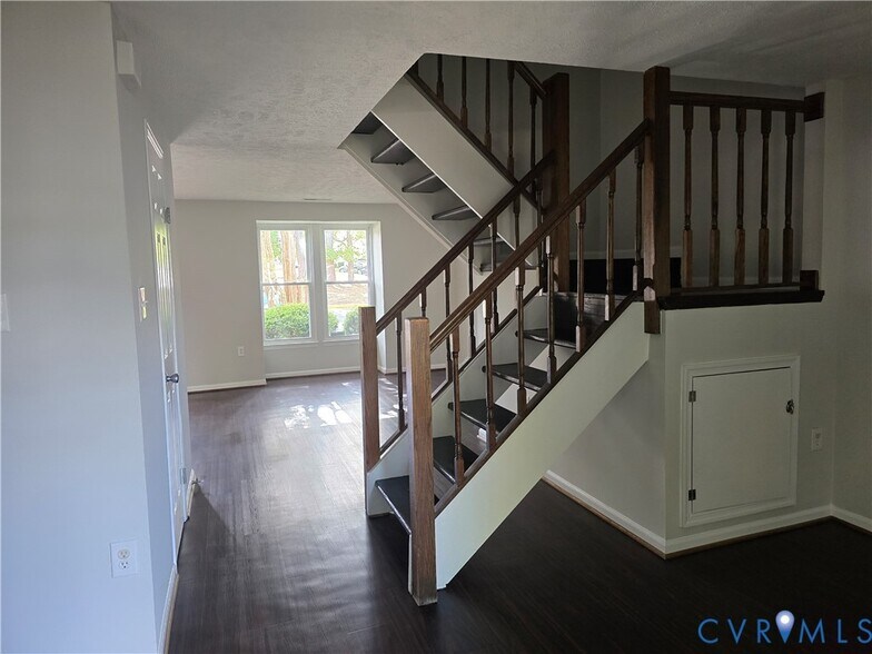 Building Photo - 4960 Finnegan Ct
