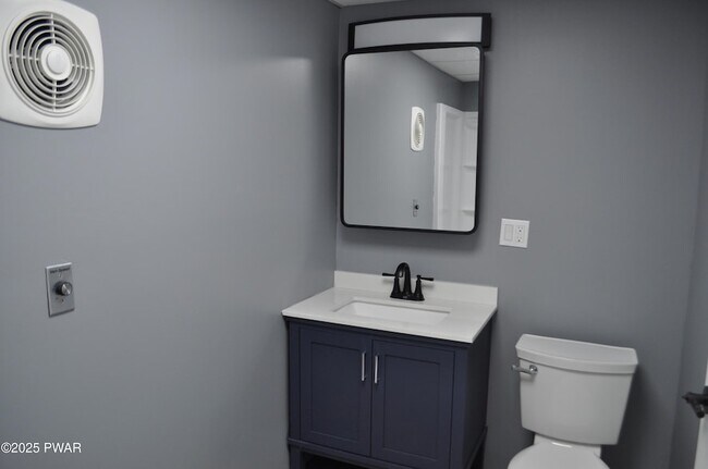 Building Photo - 25 Lizzy Ln