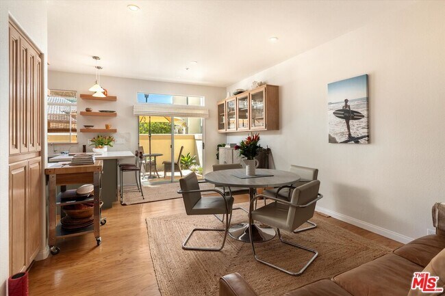 Building Photo - 1256 Cravens Ln