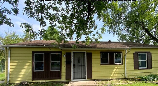 Primary Photo - 1001 Glenwood Dr