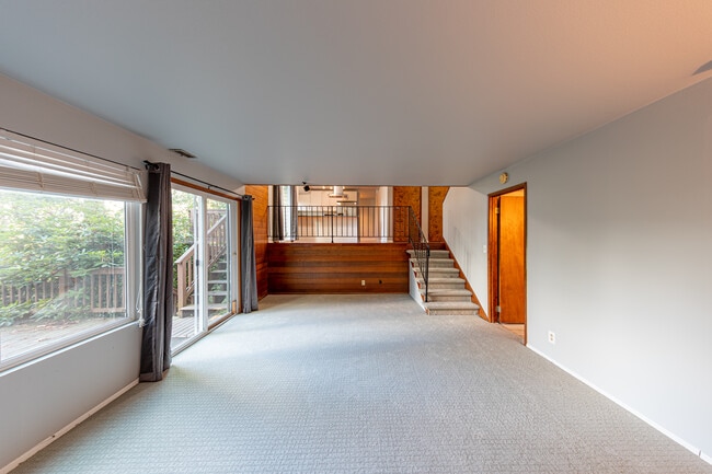 Great Room - 3525 120th Ave SE