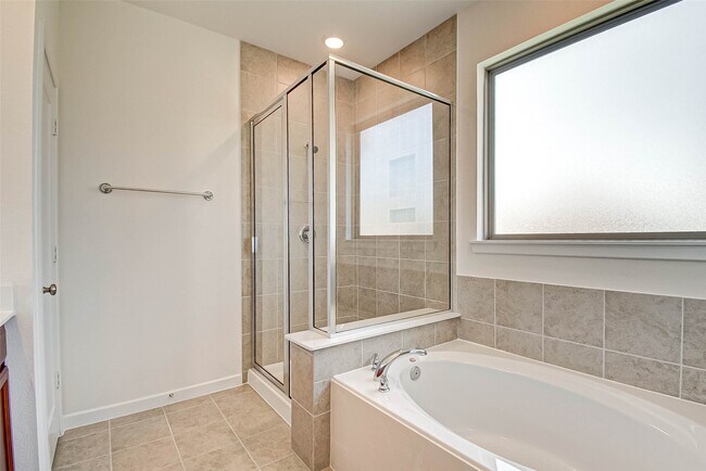 Building Photo - 8110 Colony Chase Ct