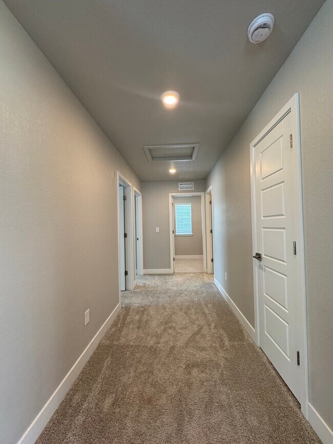 Building Photo - 13427 Broad Wing Dr