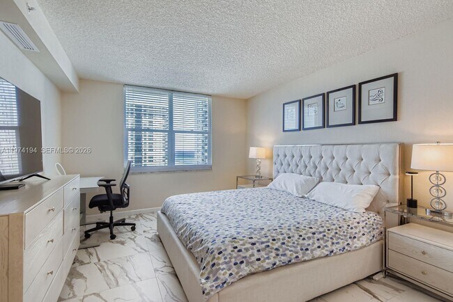 Building Photo - 2501 S Ocean Dr