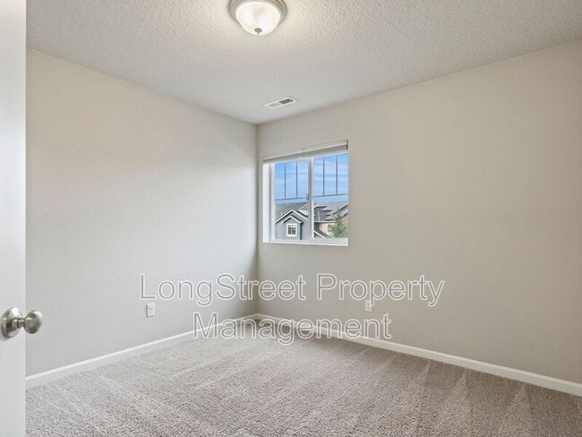 Building Photo - 16890 NW Viola St