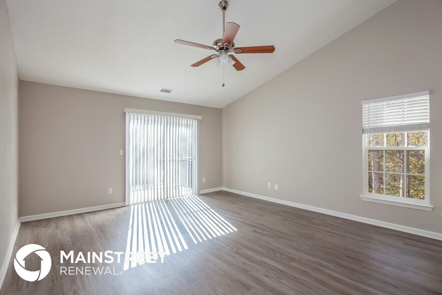 Building Photo - 205 Markham Dr