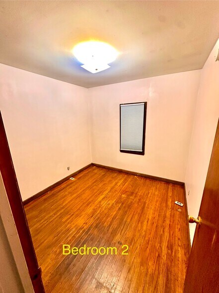 Building Photo - 102 Peck Ave