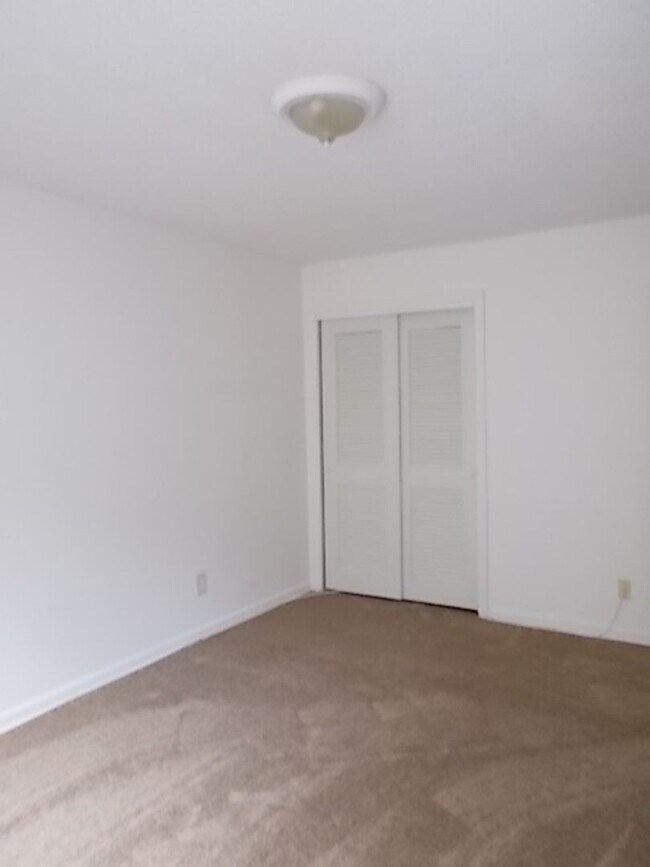Building Photo - 2BR 1 BA