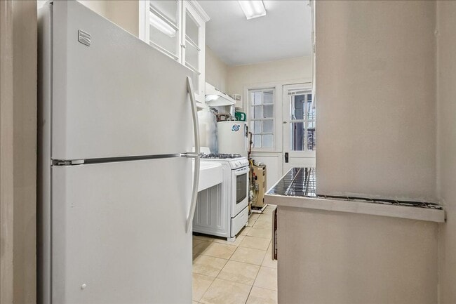 Building Photo - 3944 7th St NE