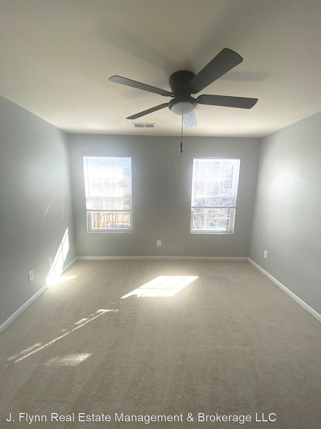 Building Photo - 3 br, 2.5 bath House - 3017 Coventry Commo...