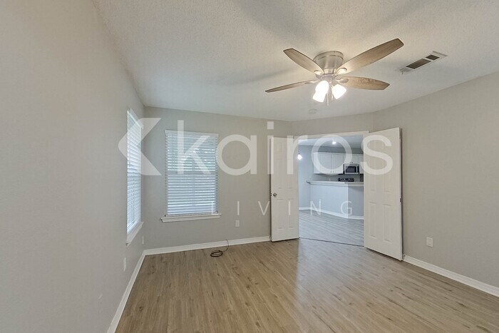 Building Photo - 225 Leebeck Cir