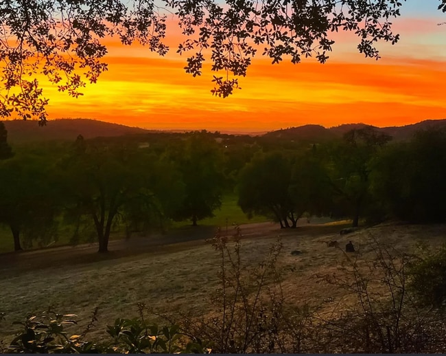 Building Photo - Bright 2-Bed/2-Bath Auburn Home with Sutter Buttes Views