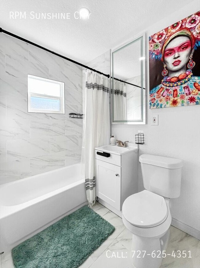 Building Photo - 908 E Cayuga St