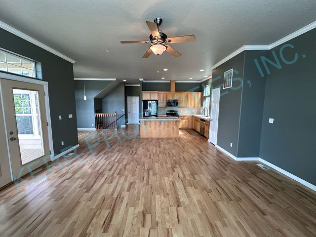 Building Photo - THE FIRST MONTH'S RENT IS FREE! Charming 3-Bedroom Tri-Level Retreat in Estacada with Spacious 19...