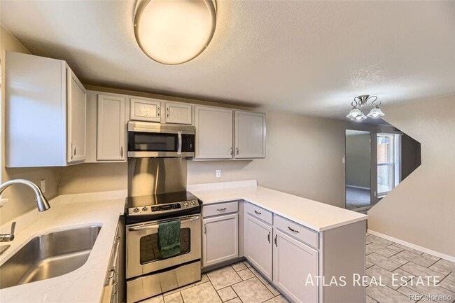 Building Photo - 5828 S Pearl St