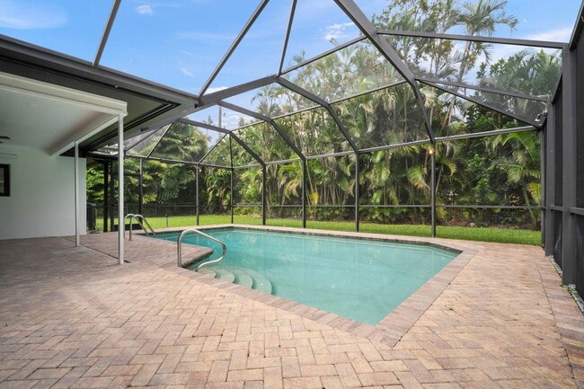 Building Photo - POOL HOME - 4 Bed / 3 Bath Annual Rental