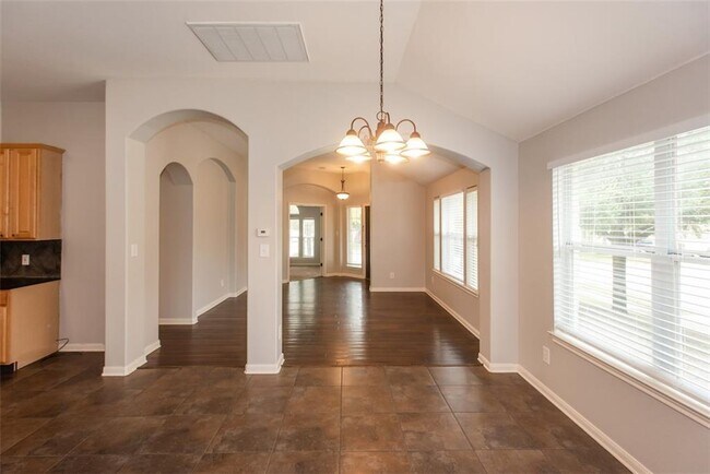 Building Photo - 19400 Sunken Creek Pass