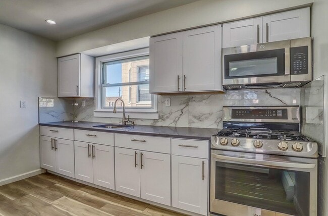 Building Photo - 157 Neptune Ave