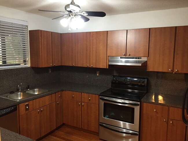 Plenty of space - 3182 Day Ave