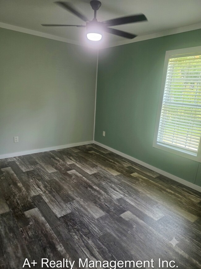 Building Photo - Move-in by AUGUST 10  ****Get 2 WEEKS FREE RENT ****