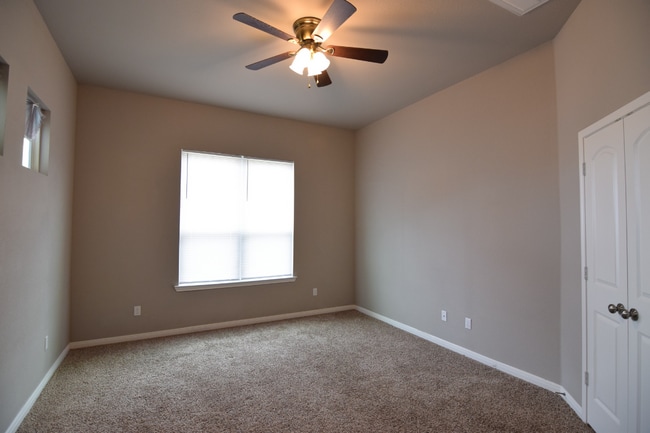 Building Photo - 3520 Addison St