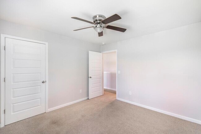 Building Photo - 200 Harrow Dr