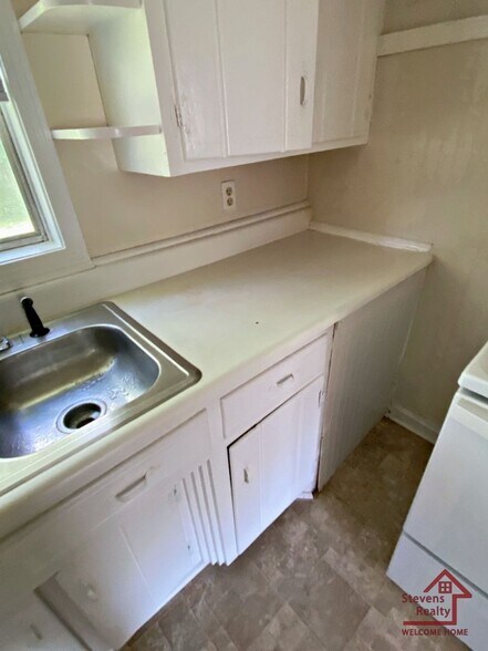 Building Photo - 25 N Franklin Ave