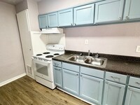 Building Photo - 1 Bed / 1 Bath Close to the Plaza