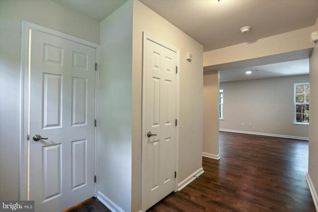 Building Photo - 6981 Linden Ave