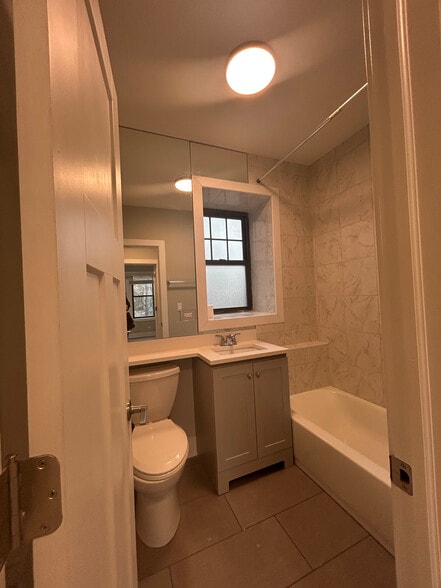 Building Photo - 372 Hazel Ave