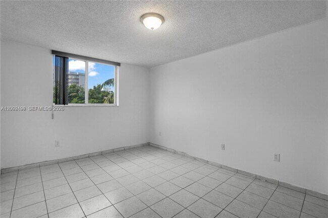 Building Photo - 1688 West Ave