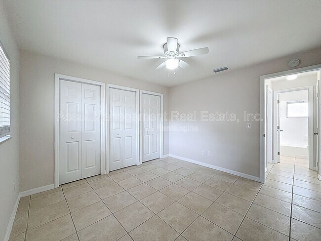 Building Photo - 470 93rd Ave N