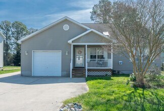 Building Photo - 2247 Pike Dr