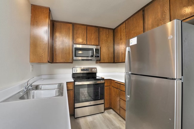 Building Photo - This one bedroom/one bathroom!