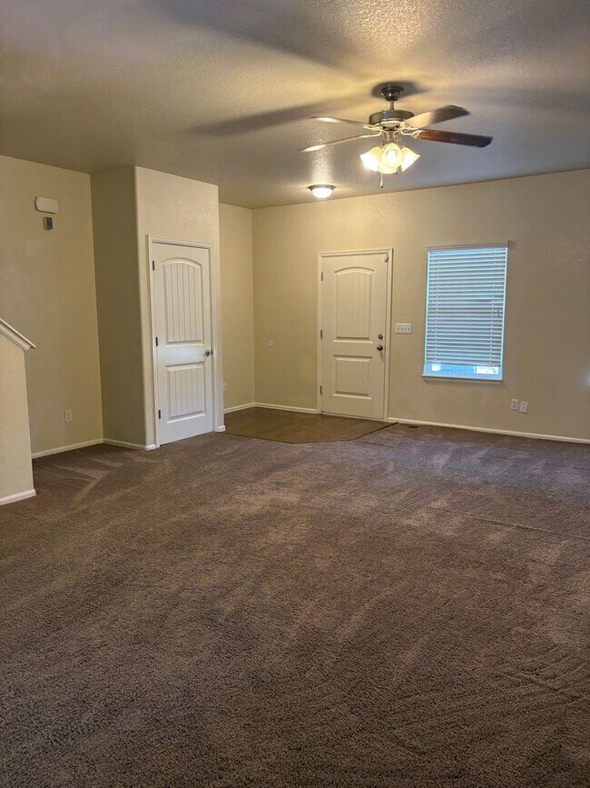 Building Photo - 3 Bedroom 2.5 Bath Townhome  with AC in Lorson Ranch