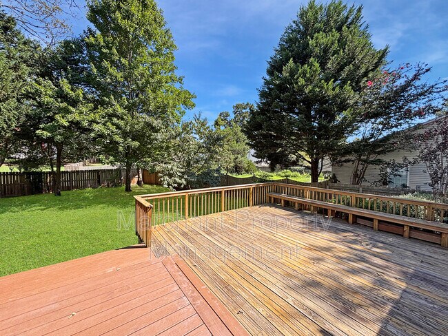 Building Photo - 110 Golden Crest Ct