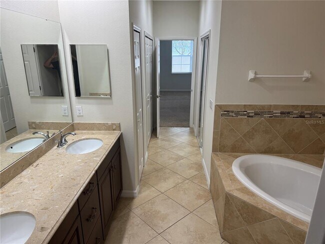 Building Photo - 314 Terracina Dr