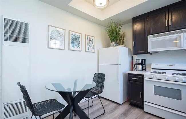 Building Photo - 444 Pier Ave