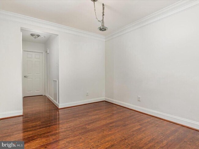 Building Photo - 3334 Woodburn Village Dr