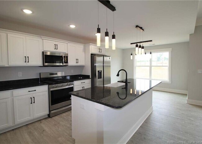 Building Photo - 4448 Venice Way