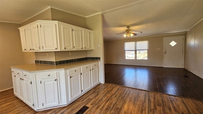 Building Photo - 31219 Wide Oak Cir