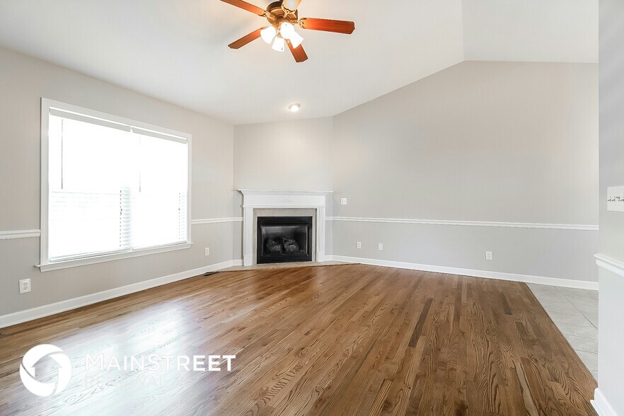 Building Photo - 533 May Rd