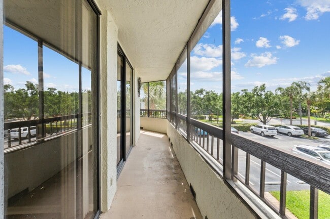 Building Photo - 6463 La Costa Dr