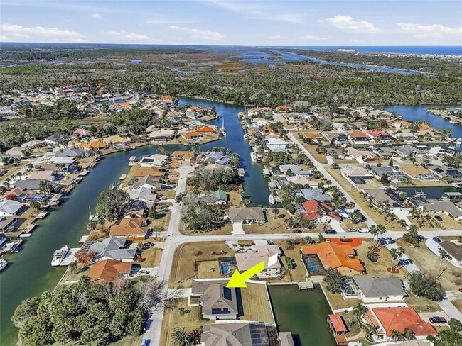 Building Photo - 8 Creek Ct