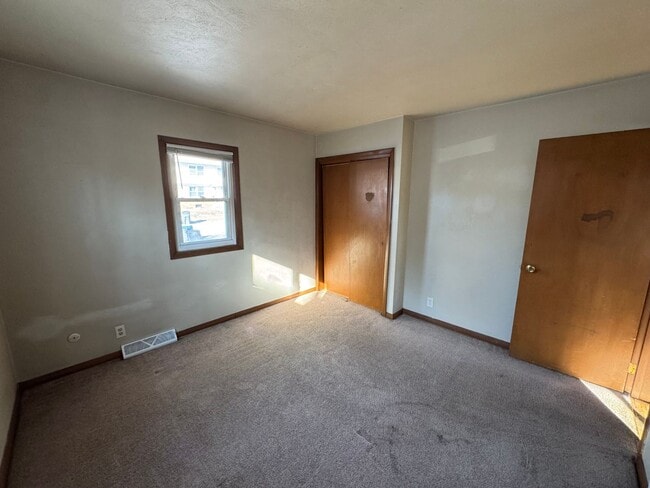 Building Photo - HM 2607/2609 Magnolia Drive