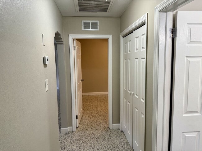 Building Photo - Single Family Home in South Tampa