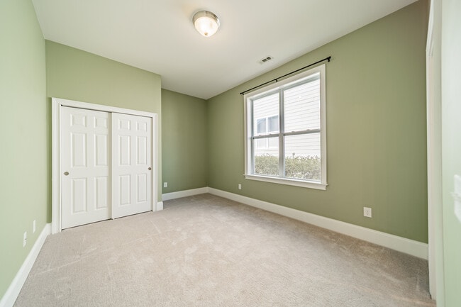 Building Photo - 15016 High Bluff Ct